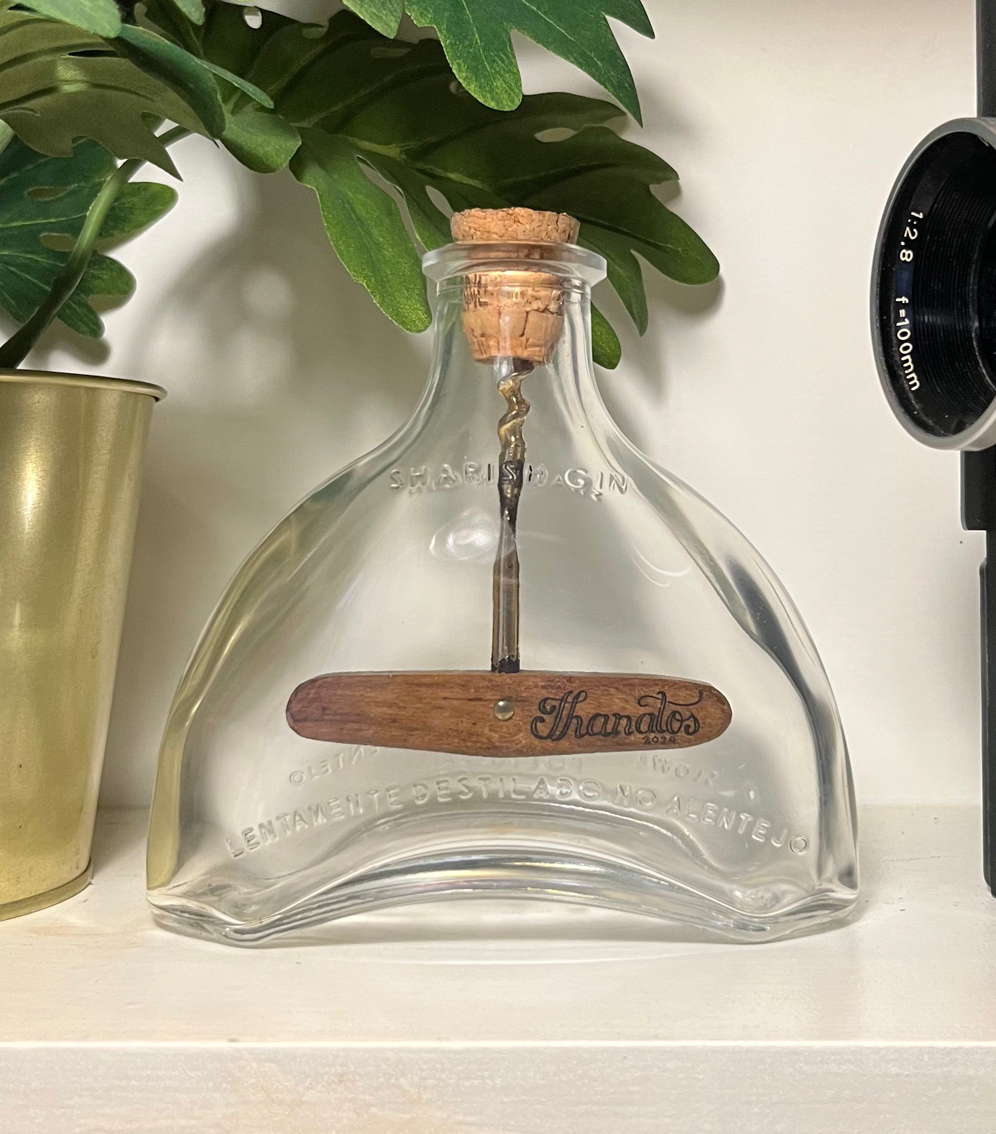 Impossible Bottle, Corkscrew Inside