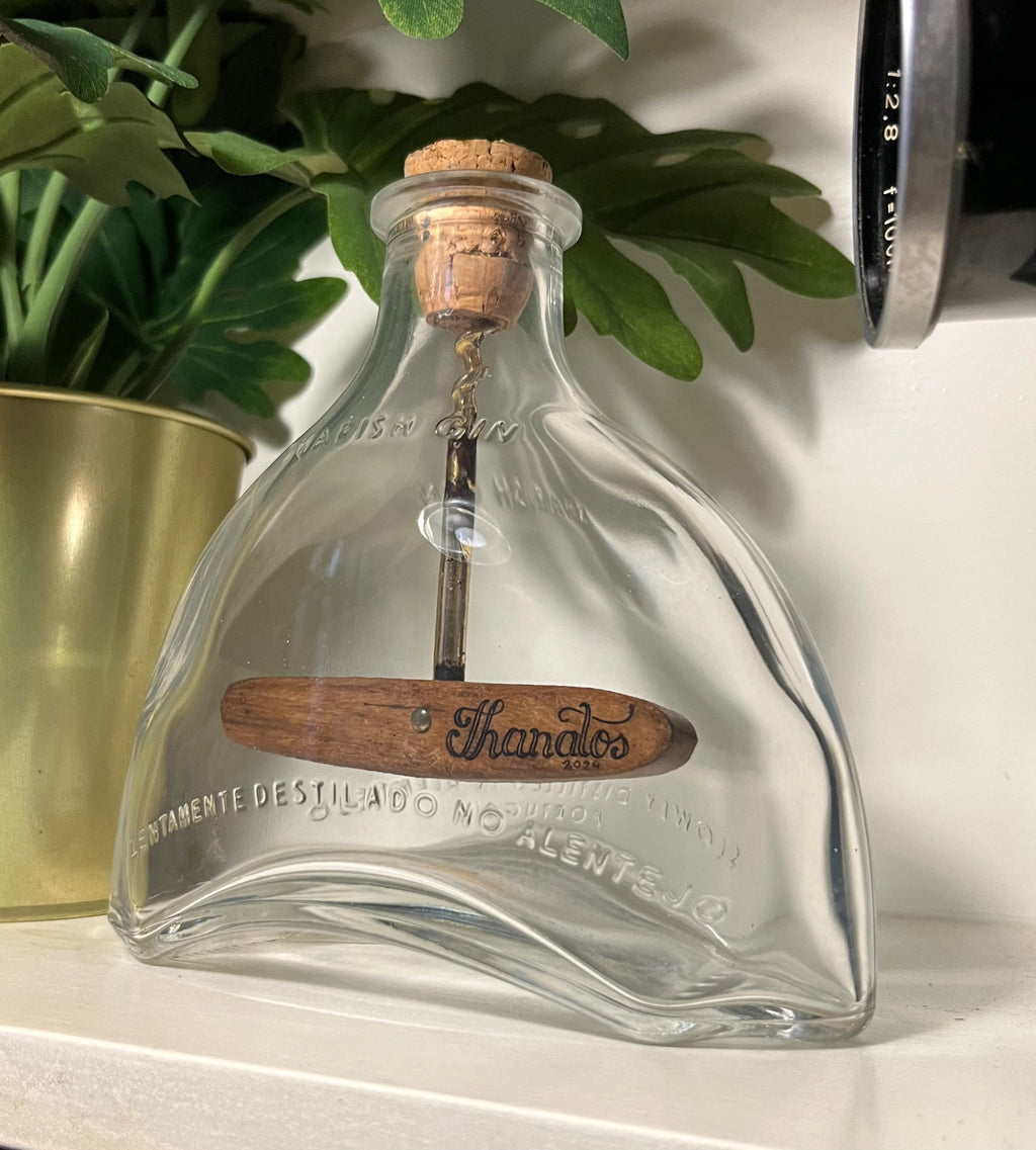 Impossible Bottle, Corkscrew Inside