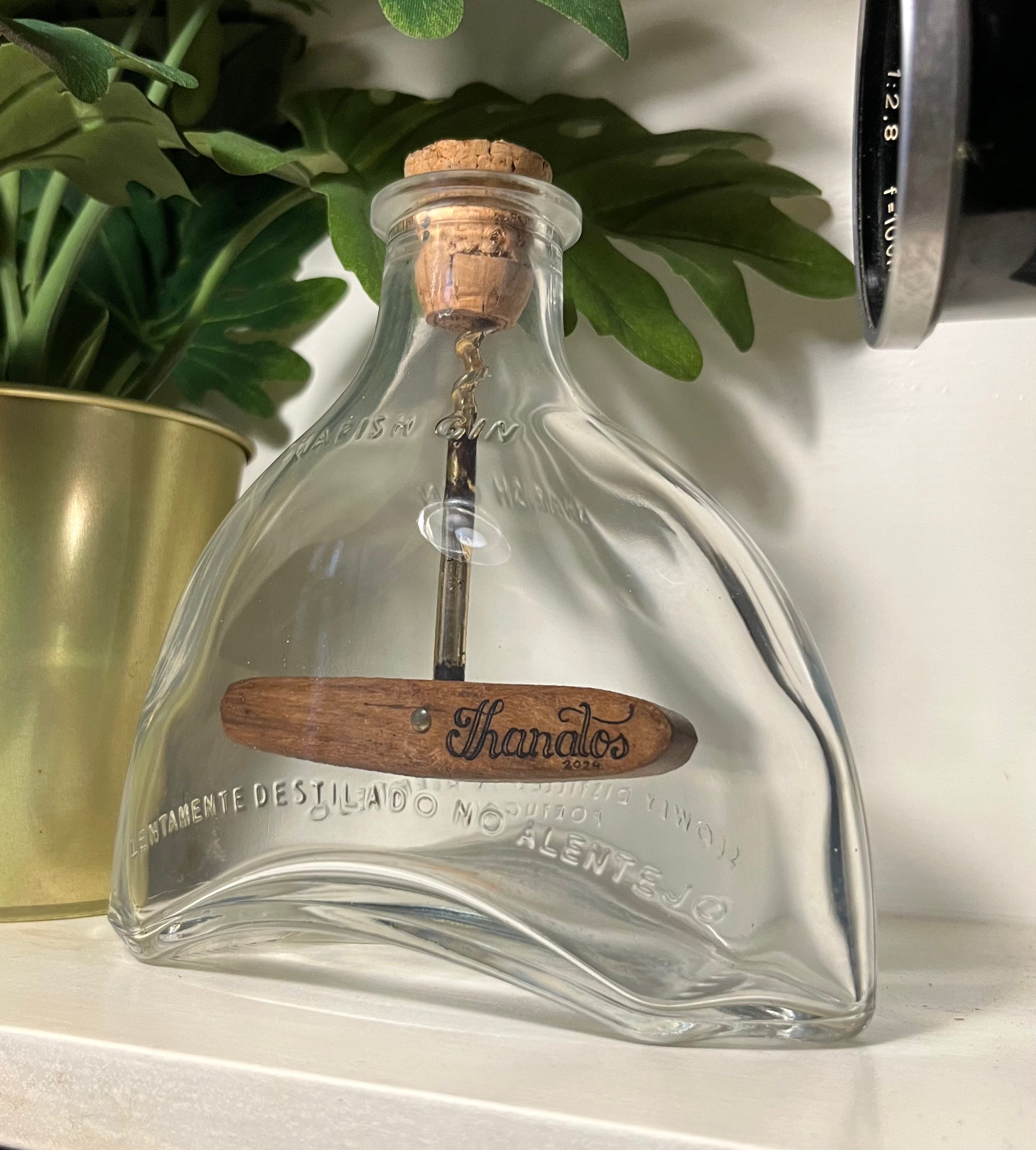 Impossible Bottle, Corkscrew Inside